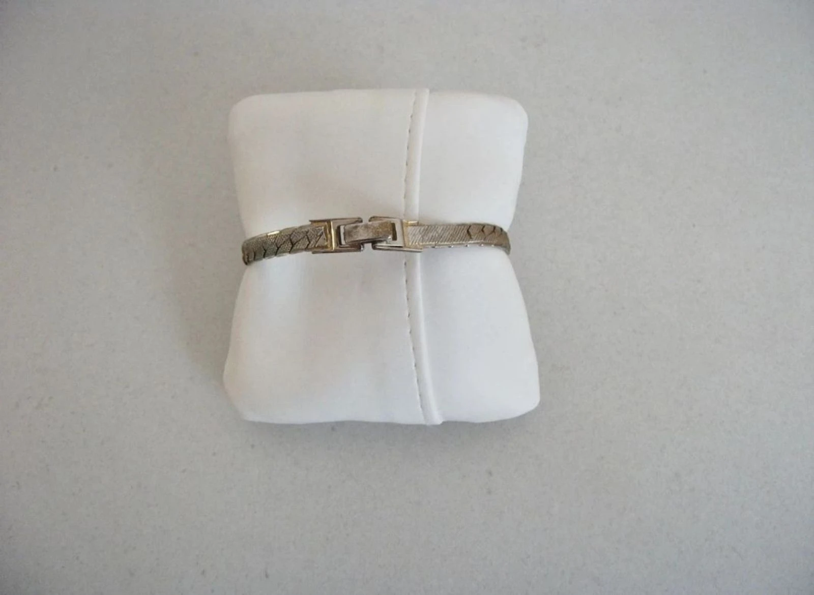 Gouden sieradenarmband van metaal – photo 5